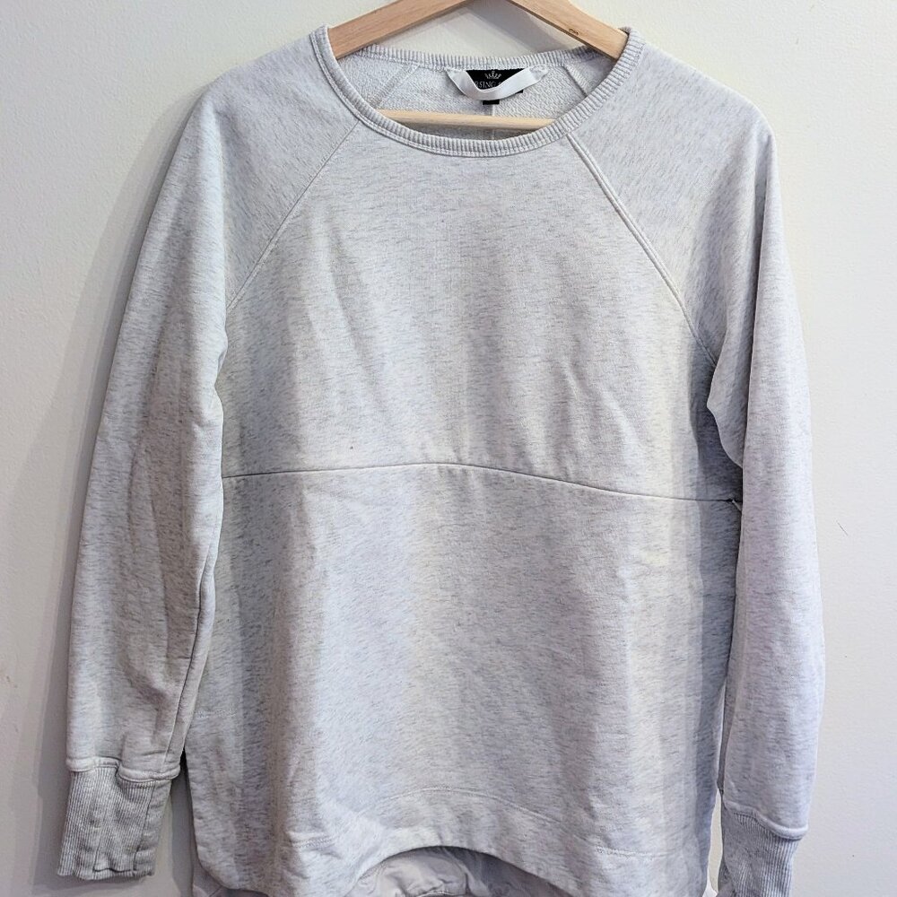 Nursing sweatshirt with hidden zipper